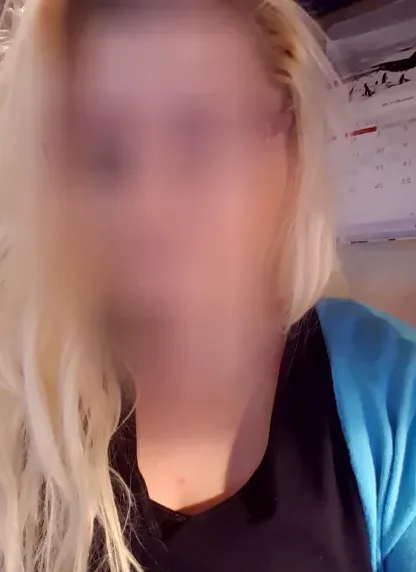 Cara, 40