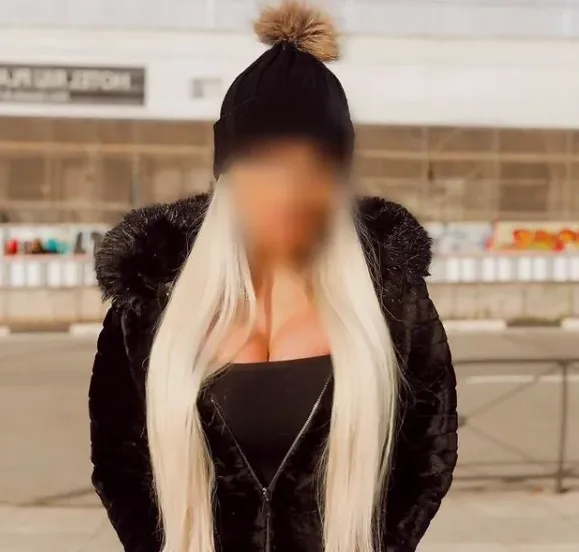 Christina, 35