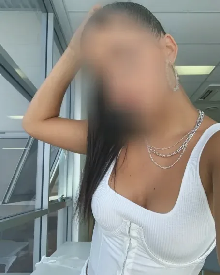 Emily, 20