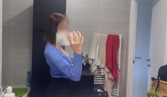 Lara, 21