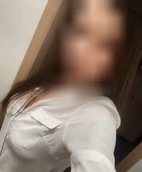 Lea, 24