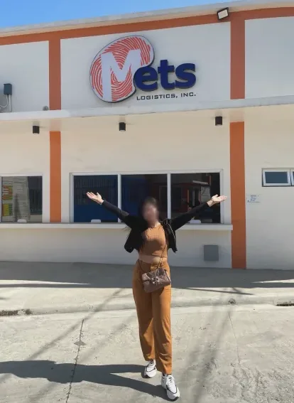 Melina, 25