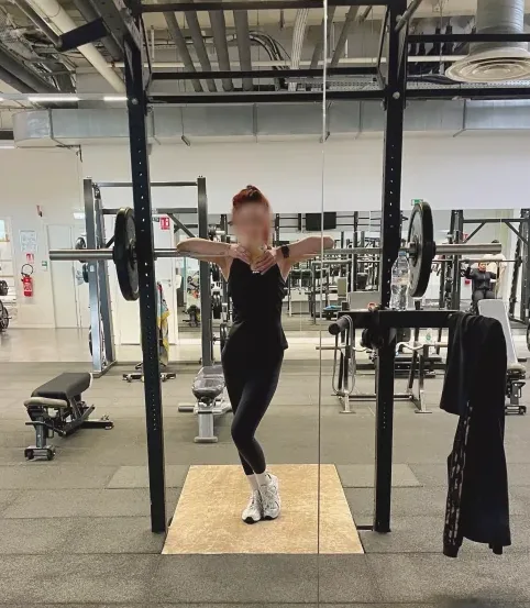 Neele, 37