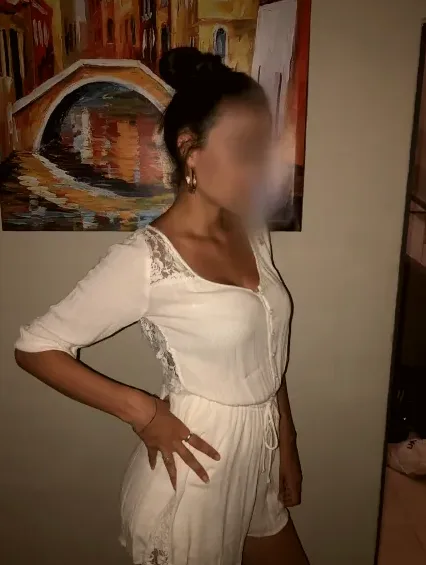 Nicole, 32