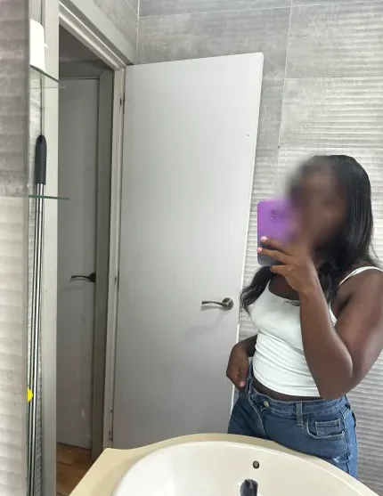 Vivien, 29