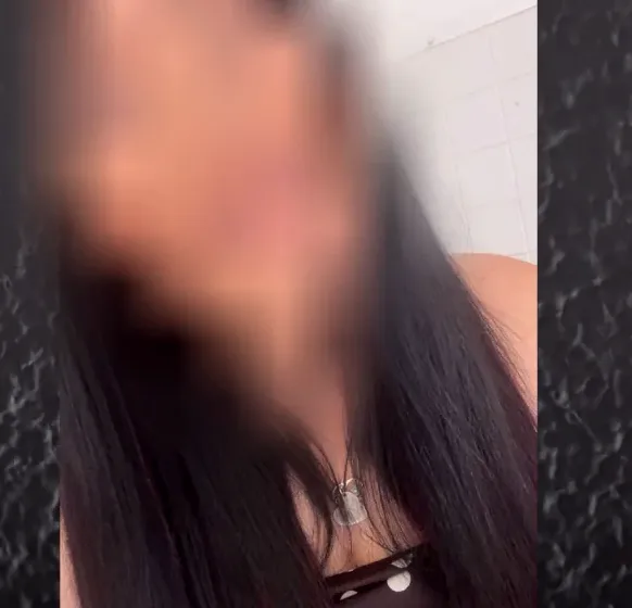 Vivien, 29